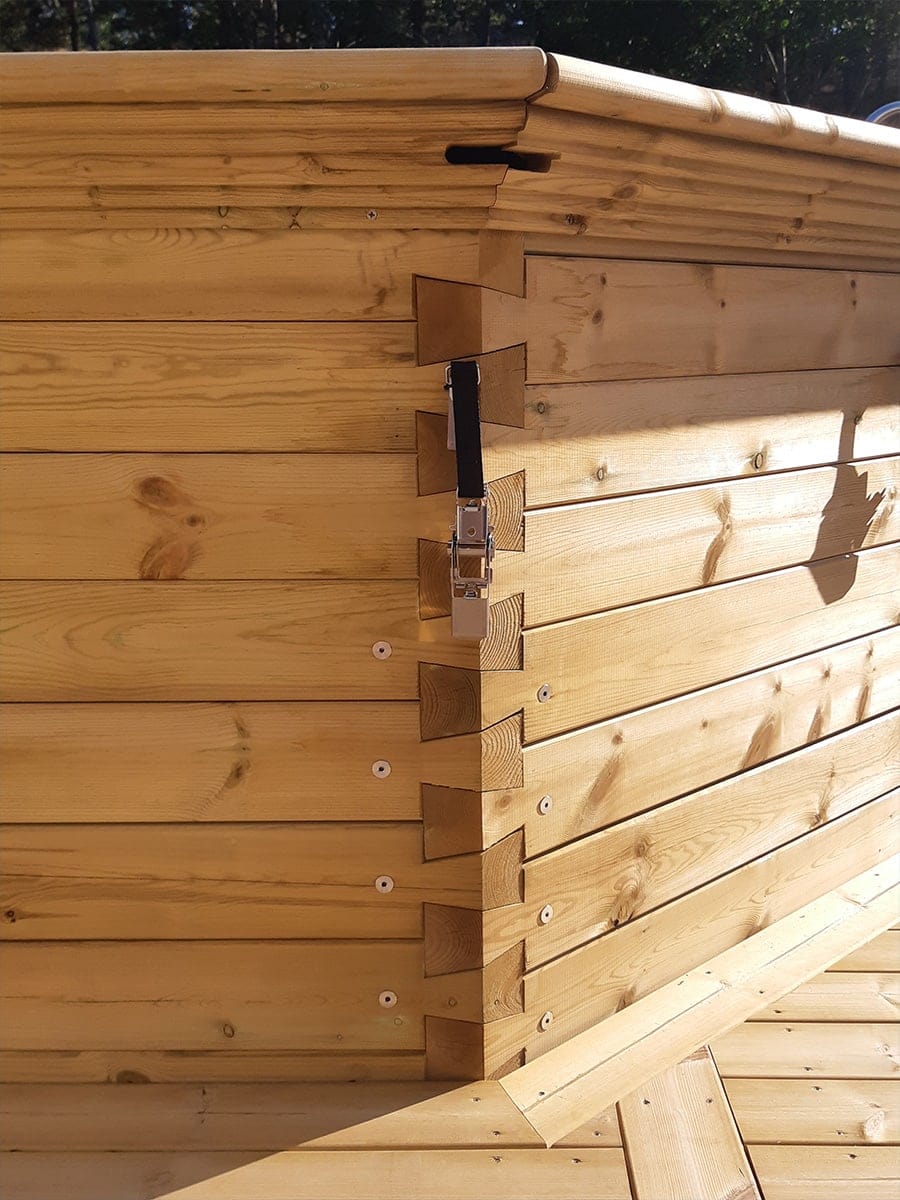 Gardenpool, detaljbild på hörn