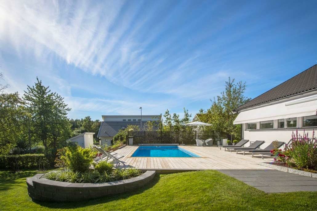 Pooldröm - Inspiration för trädäck med pool i Täby, Pool Store