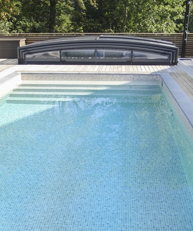 Wikipool, Poolstories, Pool med hel gaveltrappa, pooltak, Pool Store